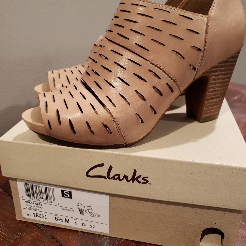 Clarks Women's Nude Artisan Okena Sass Strappy heeled bootie